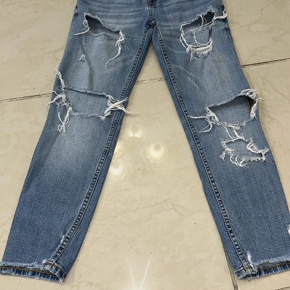 Zara Woman Premium‎ Denim Collection Jeans Distressed Sz. 2